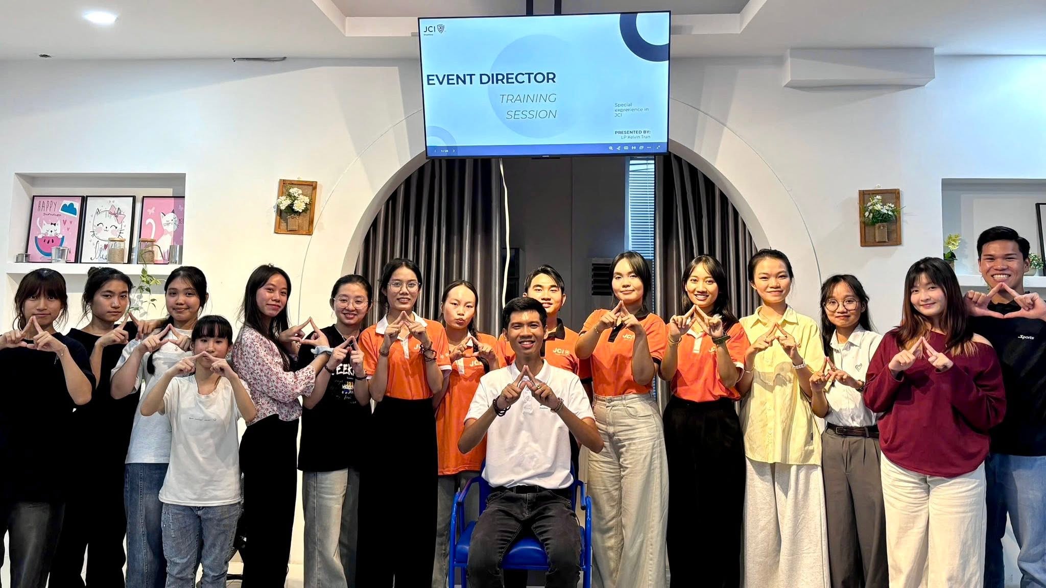 BUỔI ĐÀO TẠO VỀ “EVENT DIRECTOR - SPECIAL EXPERIENCE IN JCI” DÀNH CHO ĐỘI NGŨ TNV DỰ ÁN “ĐỒNG HÀNH CÙNG EM - JCI KHANHHOA” 